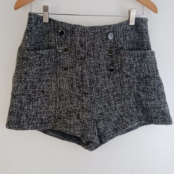 Forever 21 Pants - Forever 21 buttom front shorts size L